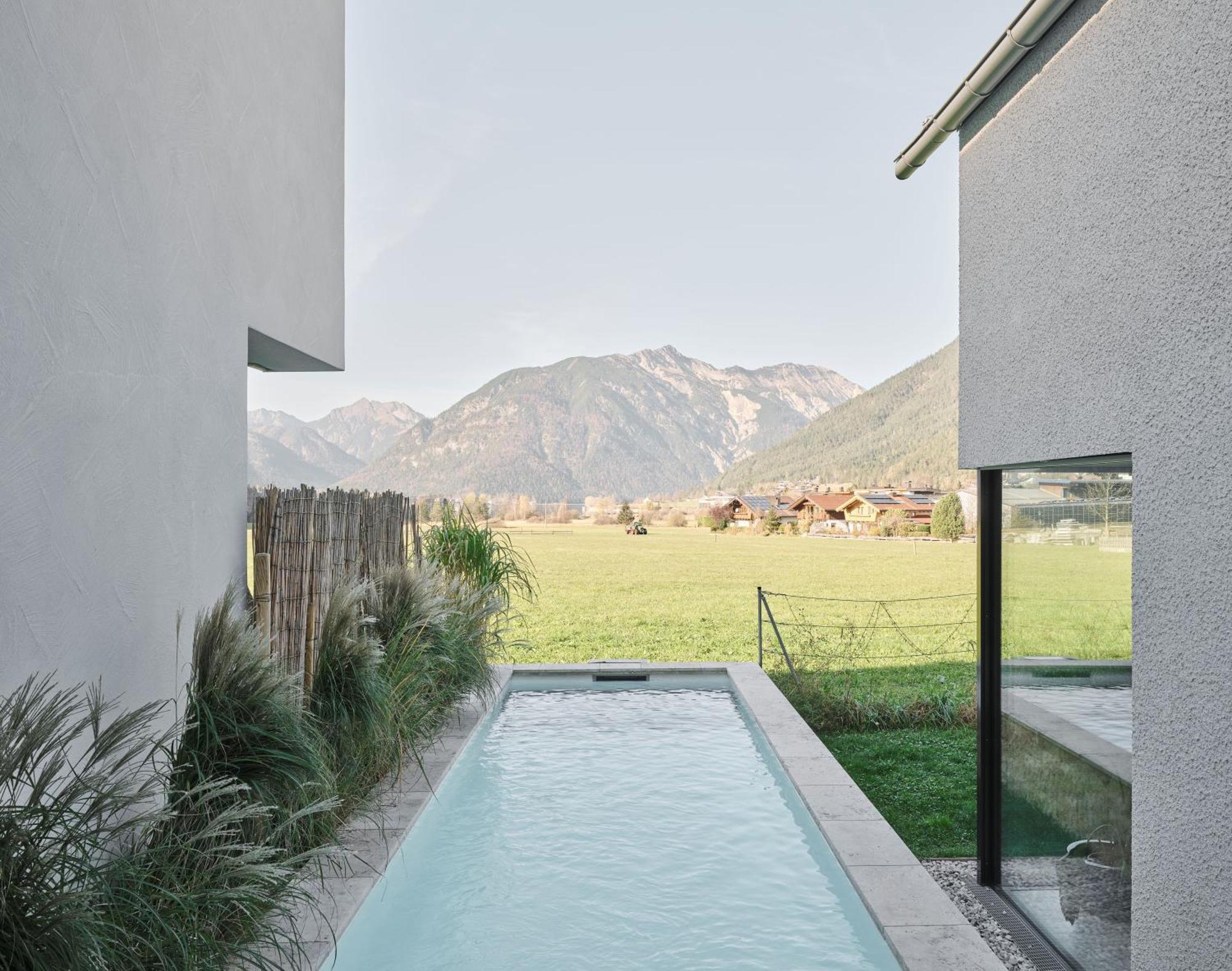 Urban Mountain Chalet With Lake View Maurach  Exterior photo